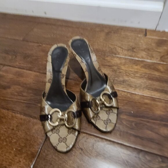 Vintage Women GUCCI Signature Mule Sandals 35C-Patent Fabric-Made in Italy-Gold - Picture 1 of 11